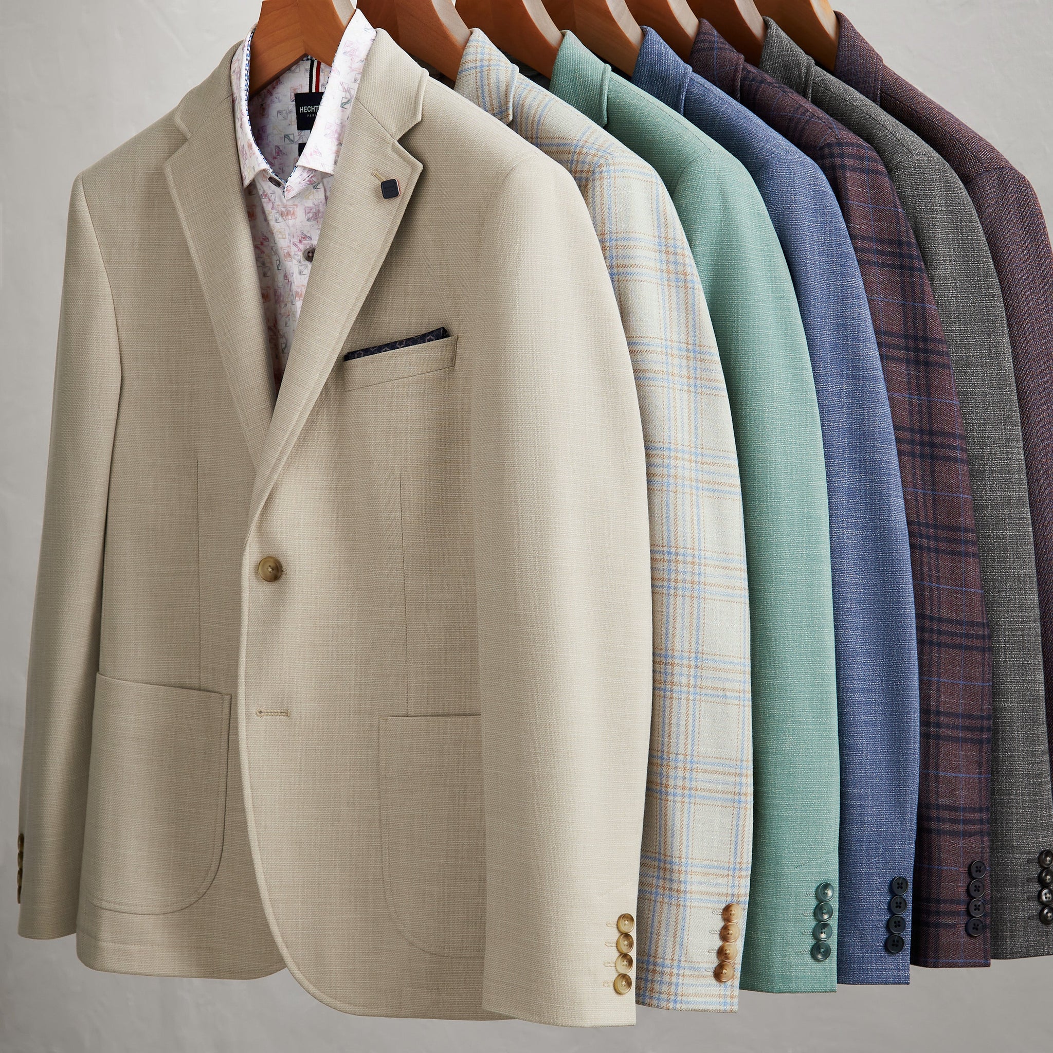 Mastering the Art of Efficient Travel: How to Pack Your Blazer in 5 Easy Steps
