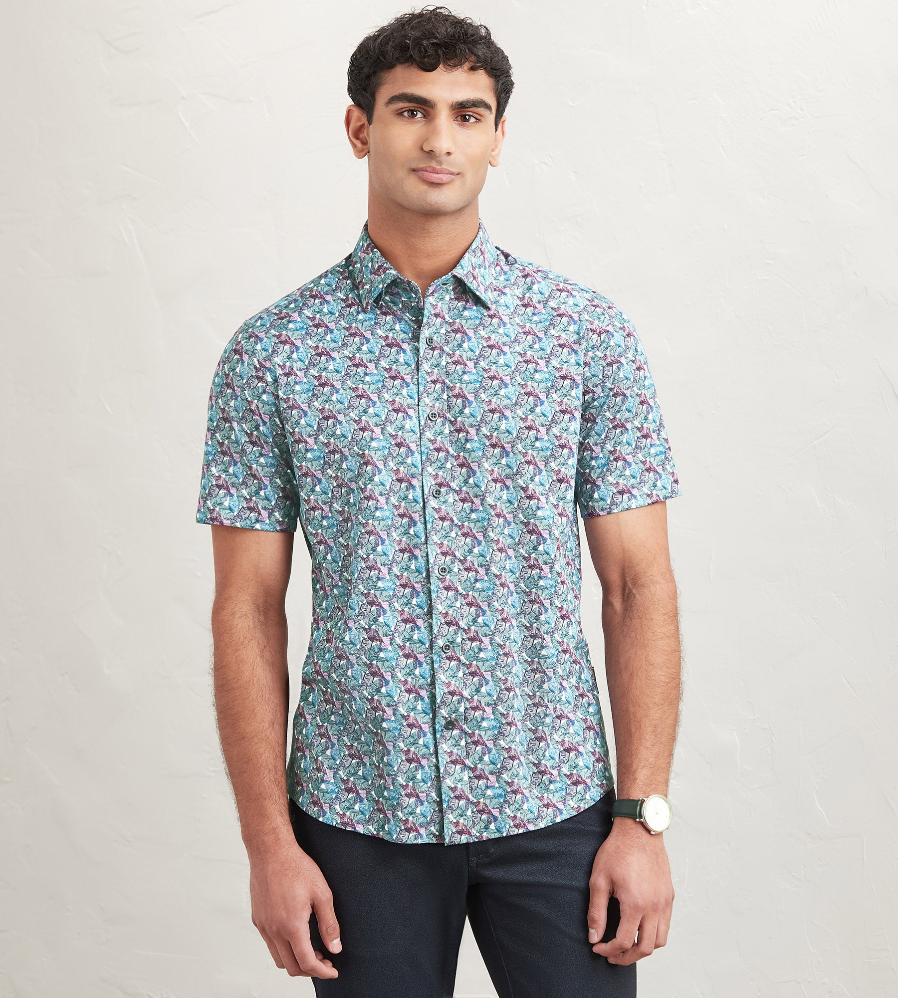 Modern Fit Short Sleeve Leaf Pattern 360 Stretch Casual Shirt