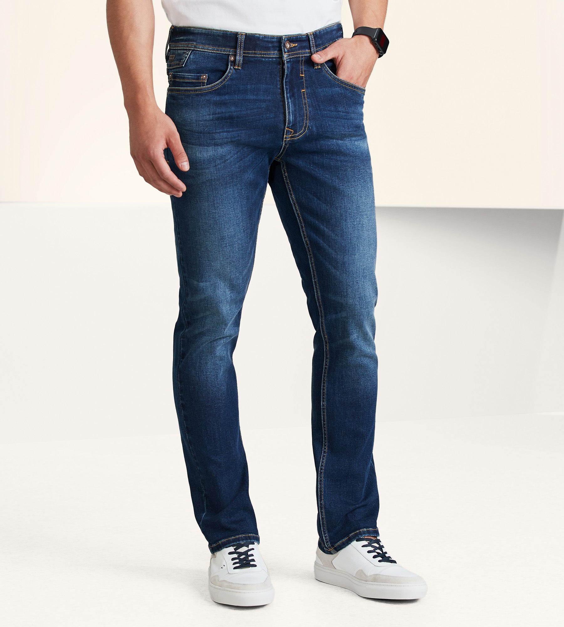 Modern Fit Five-Pocket Stretch Jeans – Tip Top