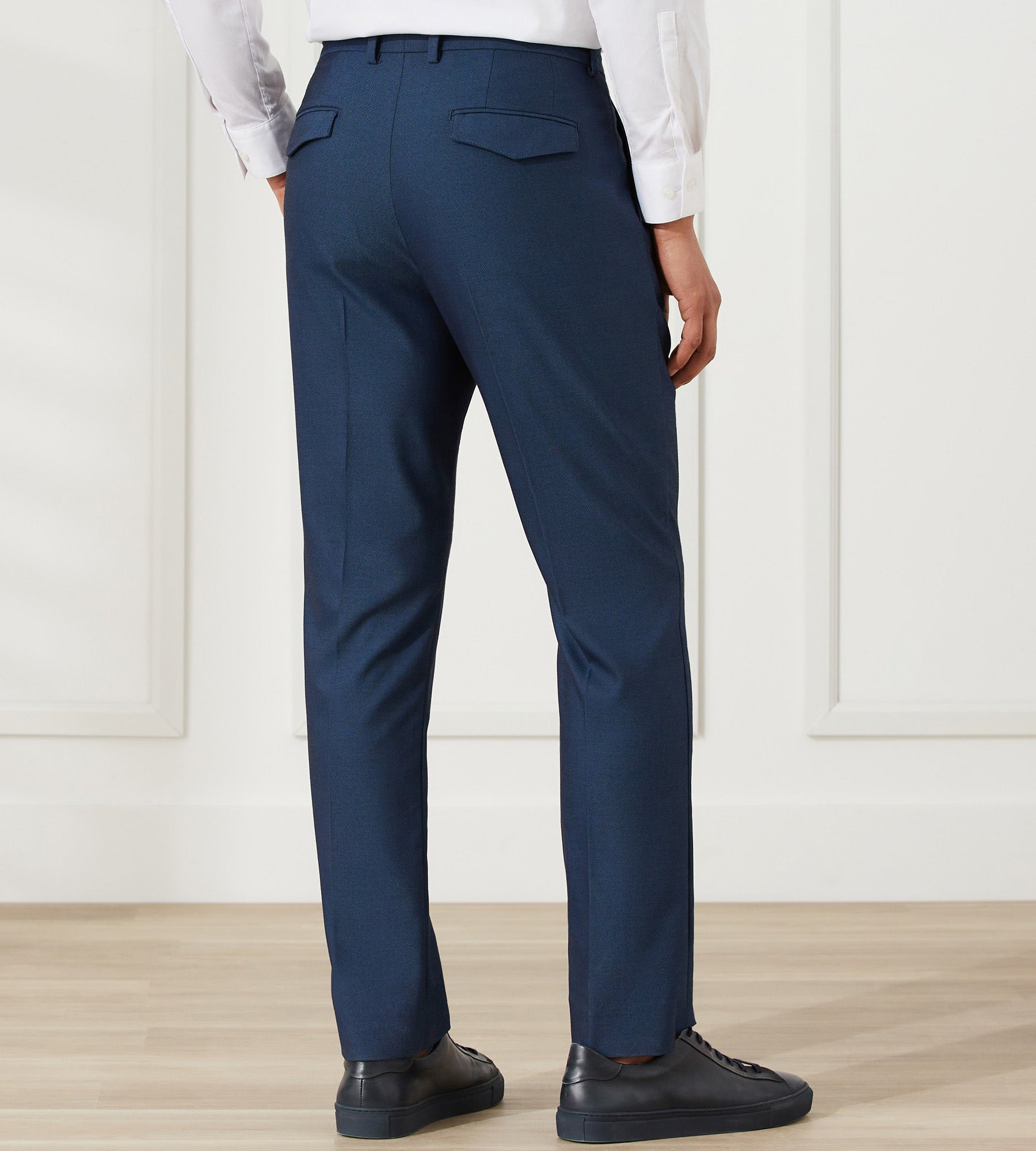 Essentials Mens Slim-Fit Wrinkle-Resistant Stretch Dress Pant :  : Clothing, Shoes & Accessories