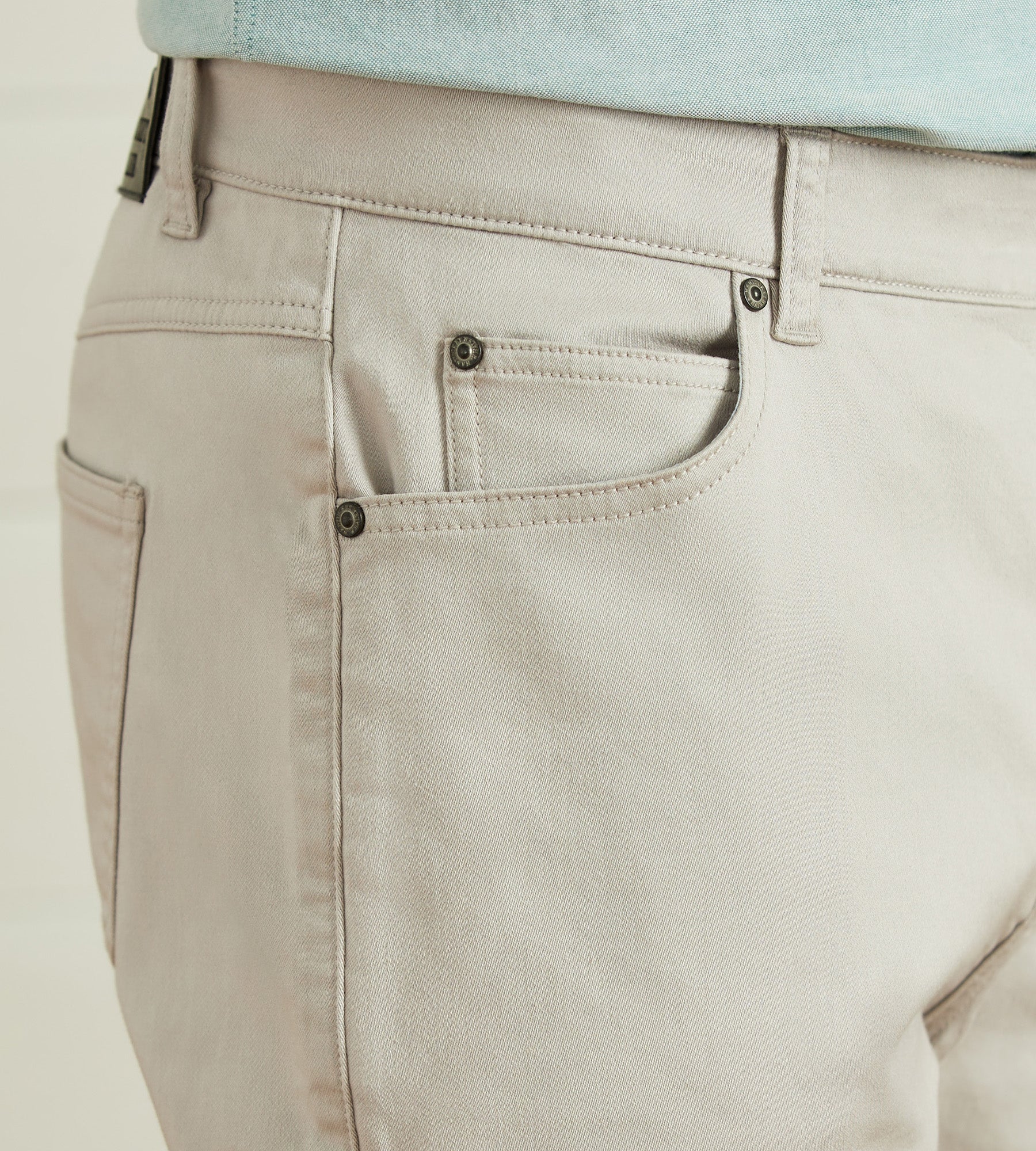 Modern Fit Performance Five-Pocket 360° Stretch Casual Pants – Tip Top